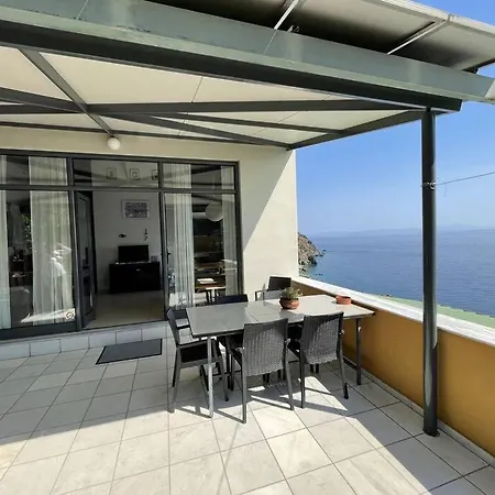 Achilles Tatil Evi Pera Melana