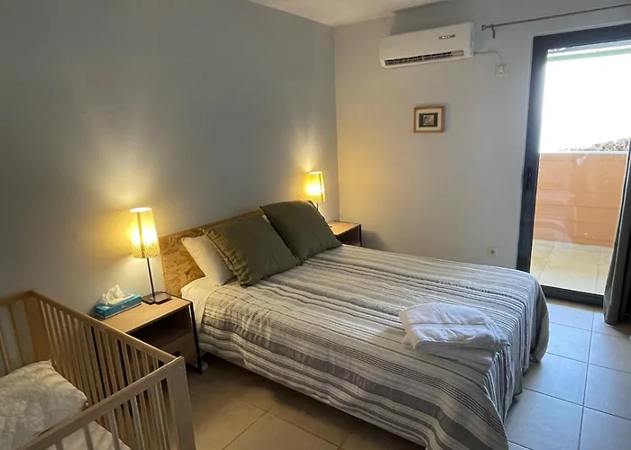 Semesterbostad Achilles Pera Melana